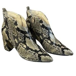 MARC FISHER RETTA BLOCK HEEL ANKLE‎ BOOTS SNAKE PRINT SIZE 9M